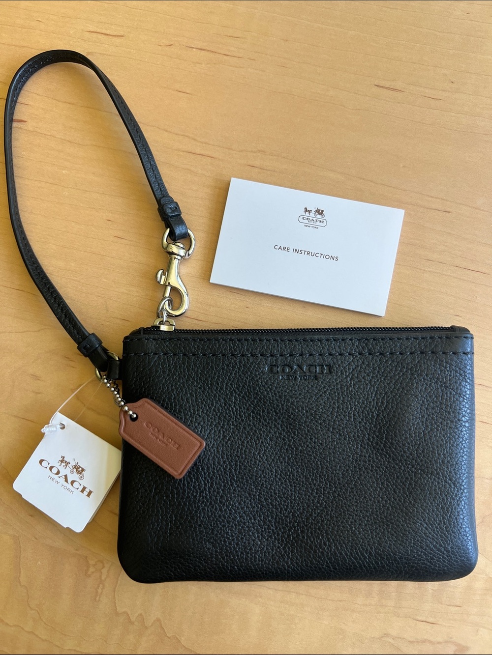 🆕 COACH Wristlet Black Leather
